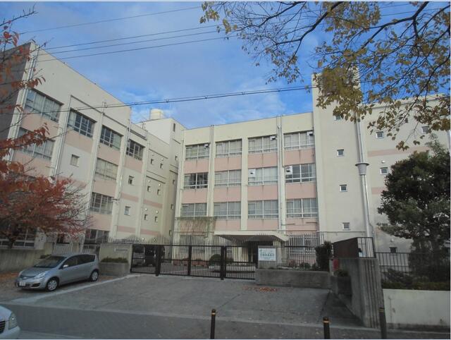 大阪市立矢田中学校 (460m)