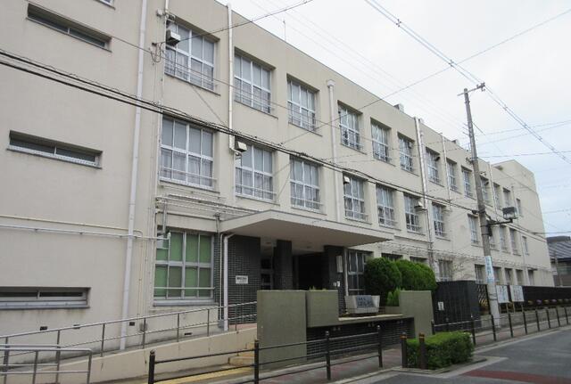 大阪市立北田辺小学校 (390m)