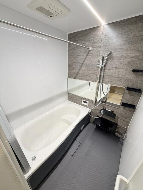 浴室／浴室暖房乾燥機付きの浴室ユニットバスです。１坪タイプ（１６１