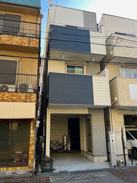 現地（外観）／２０１５年（平成２７年）１０月建築の築浅一戸建住宅。大阪メト