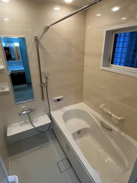 浴室／浴室暖房乾燥機付きの浴室ユニットバス新調しました。１坪タイプ