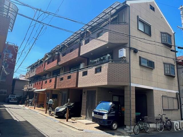 現地を含む東側前面道路です。東側前面道路は開発道路約４ｍです