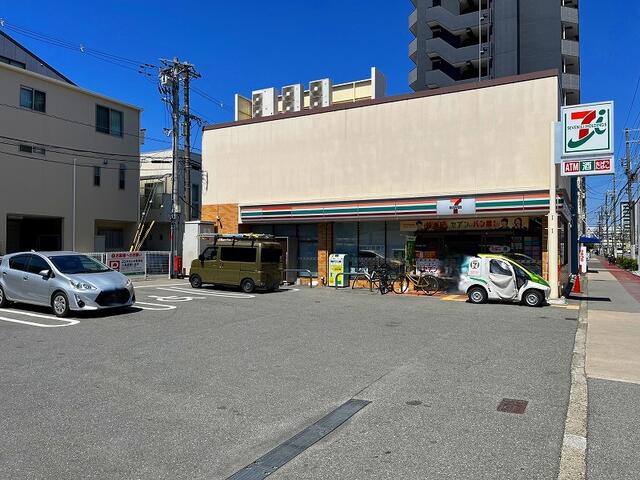 セブンイレブン大阪中本５丁目店 (200m)