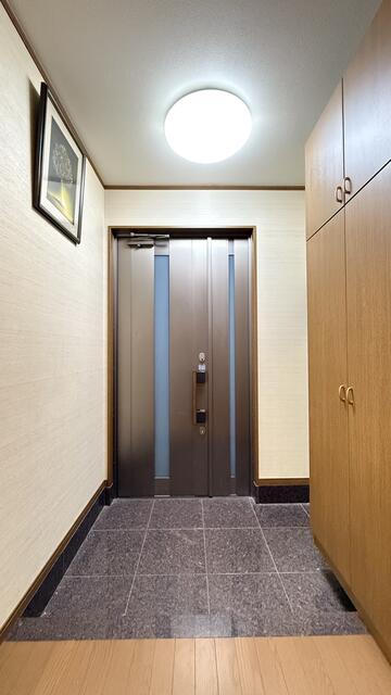 玄関／正面玄関