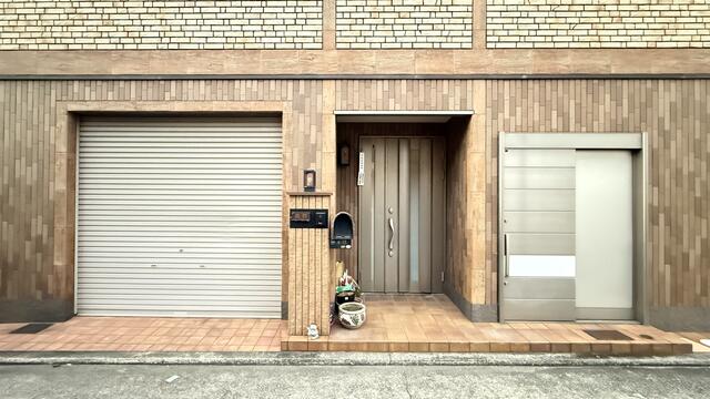 玄関／玄関口が３箇所御座います。