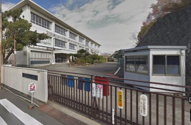 熊取町立南小学校 (1,489m)