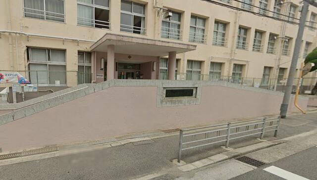 大阪市立敷津浦小学校 (400m)