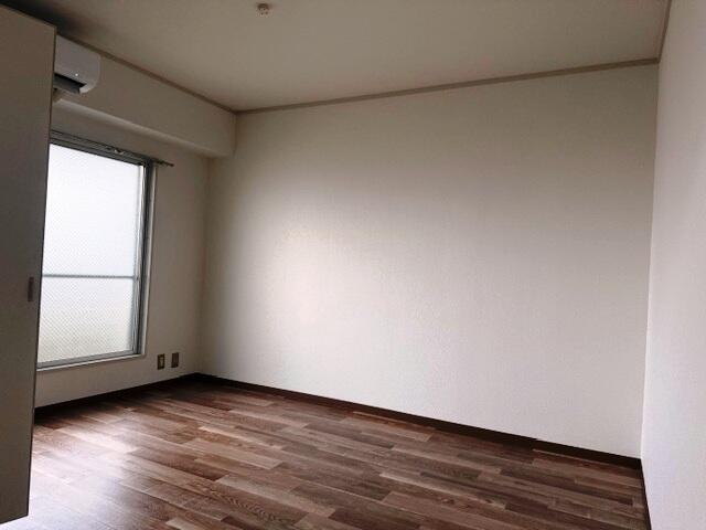 エアコン＆ＩＨコンロ新品交換、壁紙＆床張替え済で室内とても綺