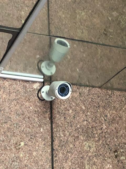 共用部エントランス／１階エントランスには防犯カメラ完備で安心です！