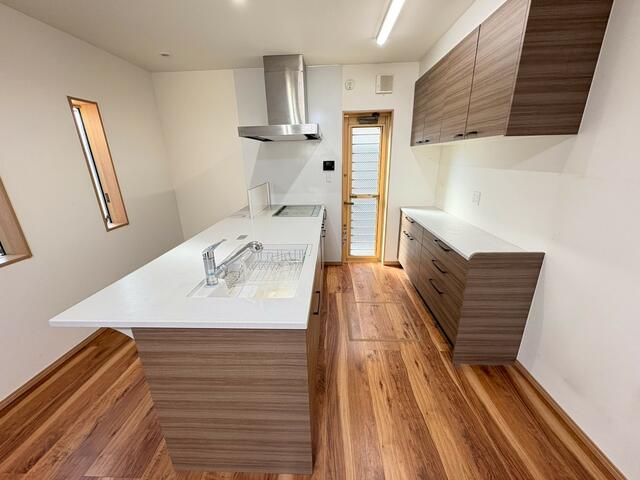 キッチン／対面式のアイランドキッチンは作業スペースが広く、複数人での調／撮影日2026-02-02