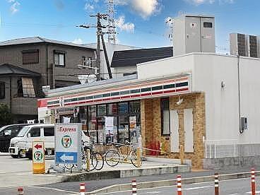 セブンイレブン堺大泉緑地公園前店 (280m)