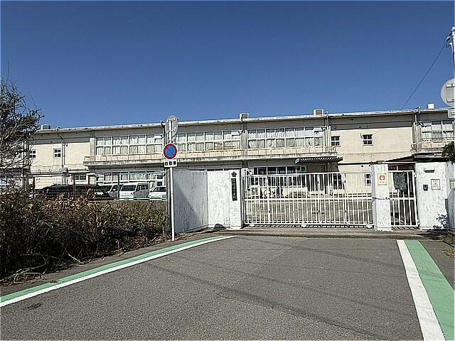 泉南市立信達小学校 (624m)