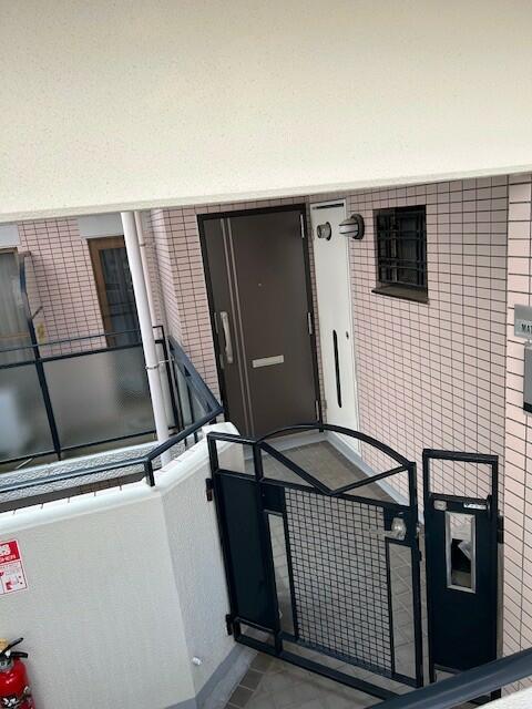 玄関／専用ポーチで安心感をプラス