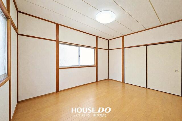 リビング以外の居室／■２つの洋室はどちらも６帖の広さがあり、ダブルベッドを置いて