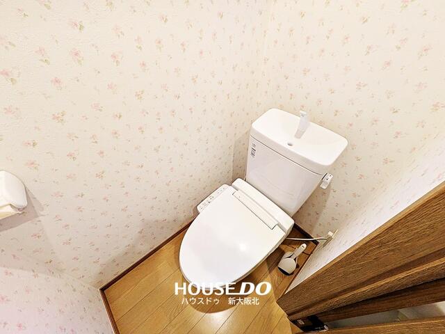 トイレ／■嬉しい温水便座付きトイレ！■寒い冬でも便座を温めることがで