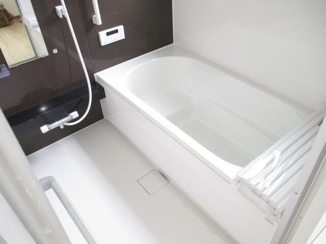 浴室／広々１坪ユニットバス導入。