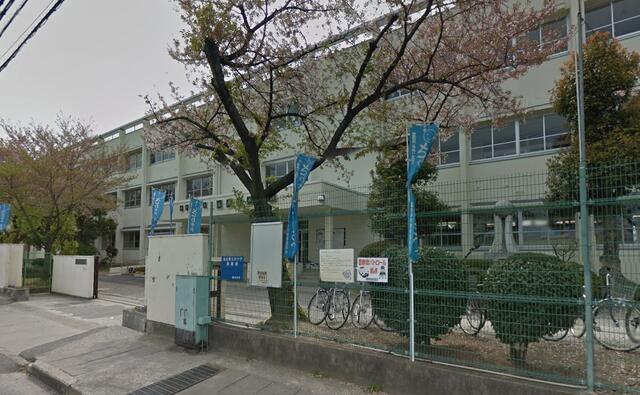 藤井寺市立道明寺中学校 (440m)