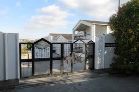 和泉市立北池田中学校 (1,350m)