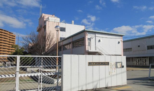 大阪狭山市立第三中学校 (695m)