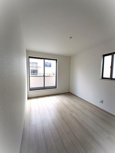 リビング以外の居室／２階洋室！