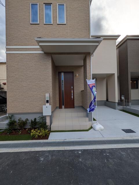 現地（外観）／可愛い色の外壁です！