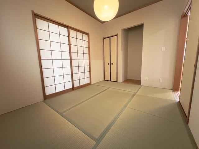 リビング以外の居室／リビング横に和室があるので来客時も便利
