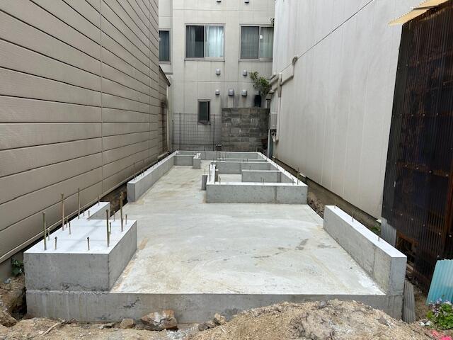 現地（外観）／基礎
