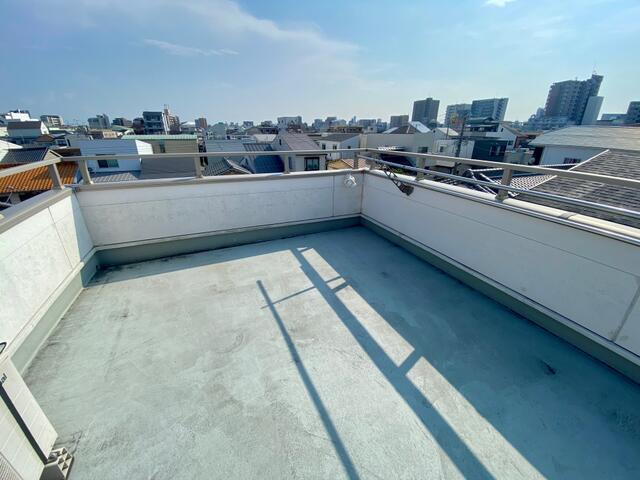 バルコニー／広々ルーフバルコニー