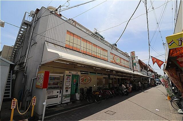 ラッキー四条畷店 (435m)