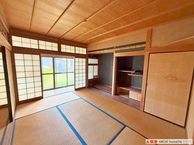 リビング以外の居室／床の間のある6帖和室。縁側付きの6帖和室と続きになっているの