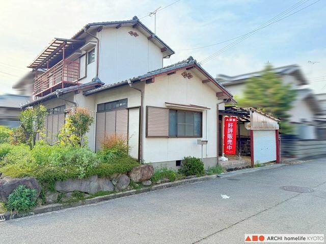 現地（外観）／南面にベランダやお庭があり、陽当良好な物件です♪