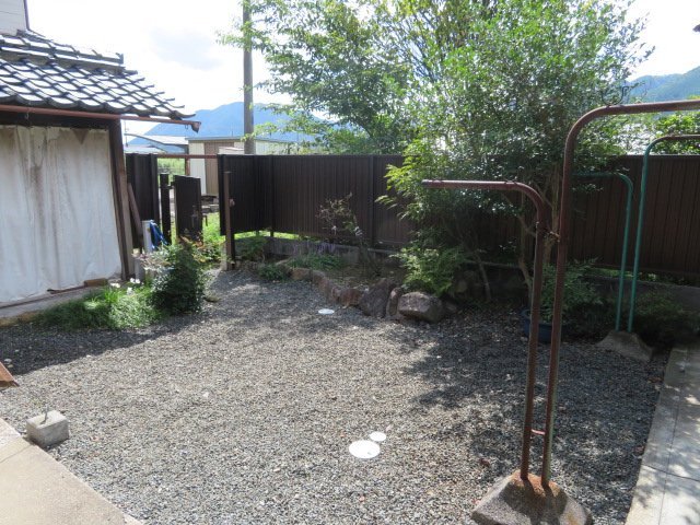 detached 兵庫県丹波市氷上町桟敷 地図を見る