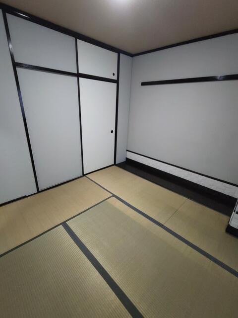 リビング以外の居室／和室　壁面一部にエコカラット設置／撮影日2026-07-03