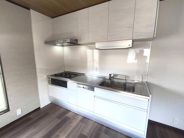 キッチン／トントンと野菜を刻む音が聞こえてきたり、いい香りが漂ってきそ／撮影日2025-10-01