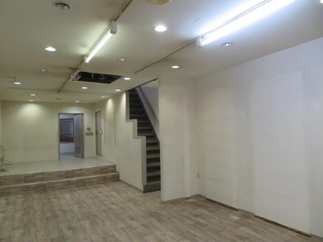 １階東側の店舗／撮影日2021-03-23