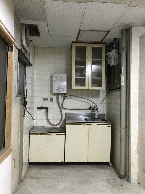 １階西側の部屋内のキッチン／撮影日2021-02-28