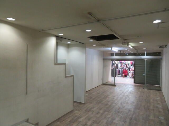 １階東側の店舗／撮影日2021-03-23