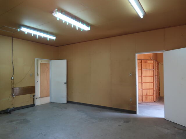 南側倉庫／撮影日2024-08-01