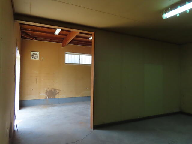 南側倉庫／撮影日2024-08-01