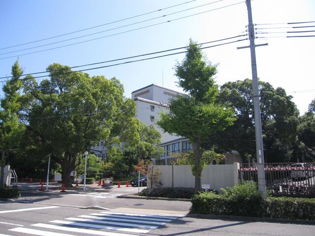 医療法人社団顕鐘会神戸百年記念病院 (340m)