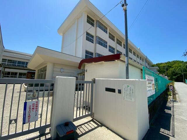 姫路市立香寺中学校 (2,361m)
