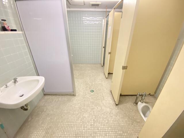 トイレ／共用トイレ