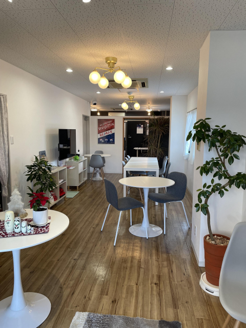 情報提供会社