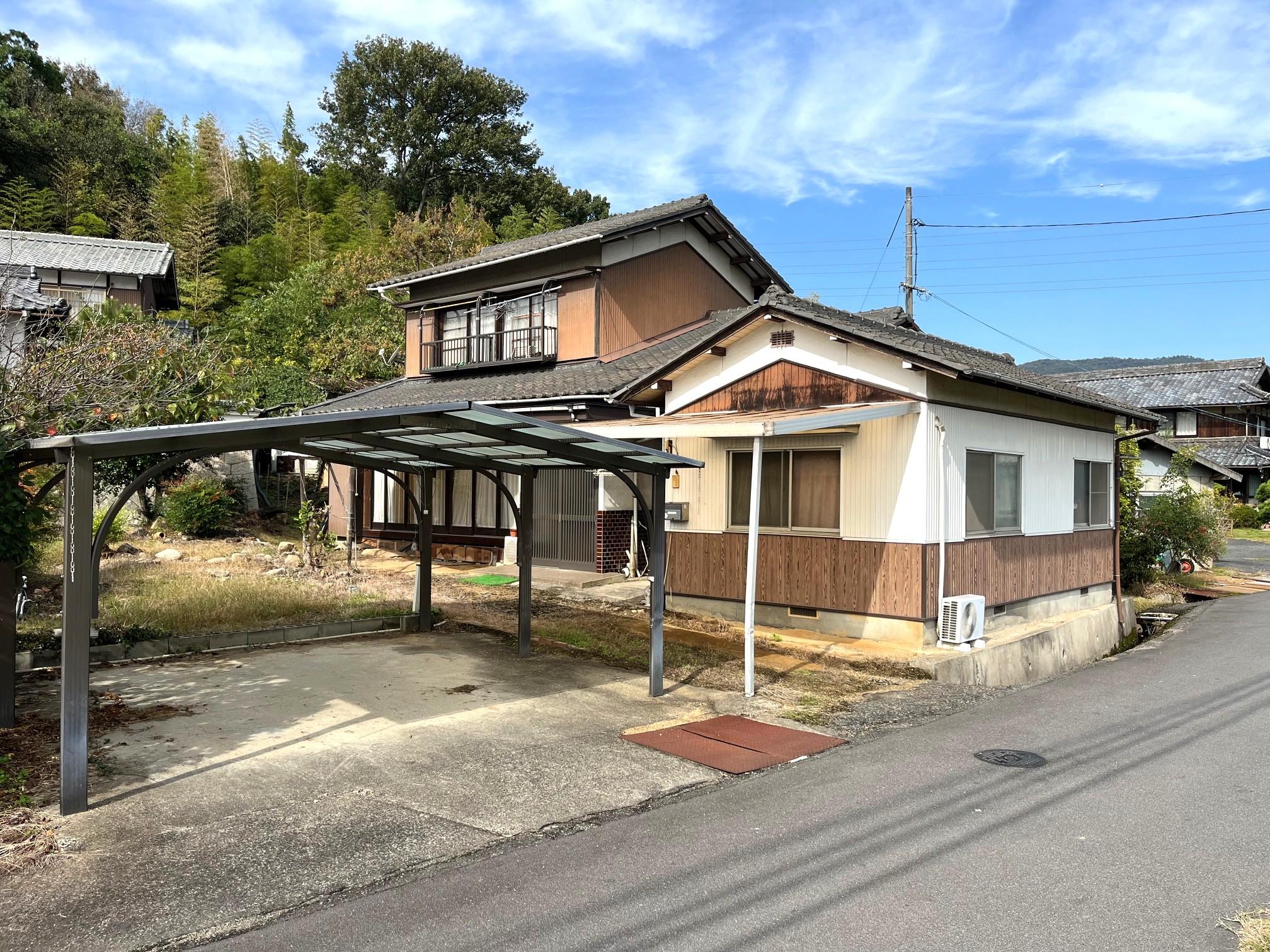 house for sale in Asakuchi, Okayama | ¥3,200,000 | 8DK | Akiyama hous…