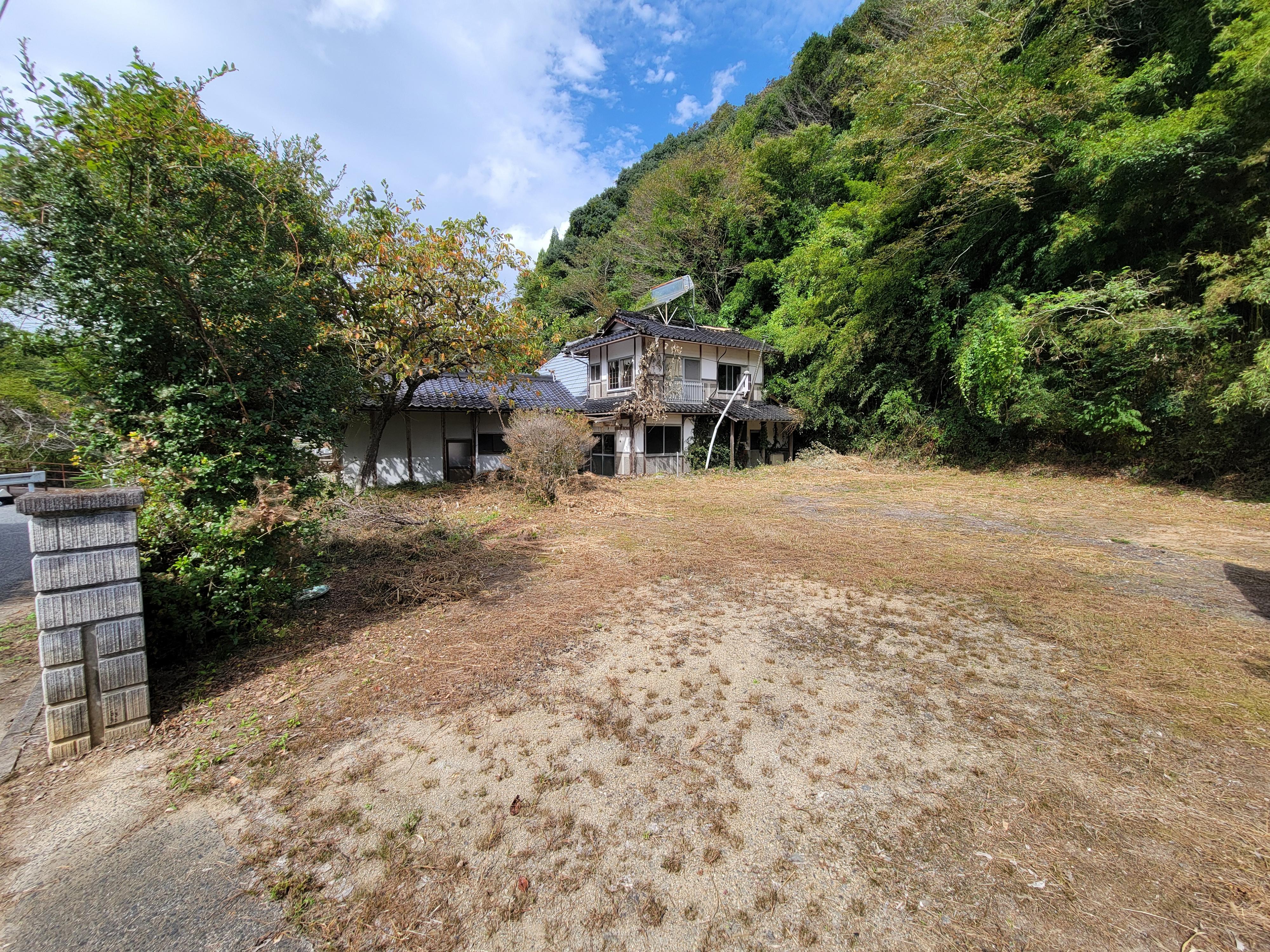 ハトマークサイト】岡山県久米郡美咲町百々の 百々古屋、倉庫、山林