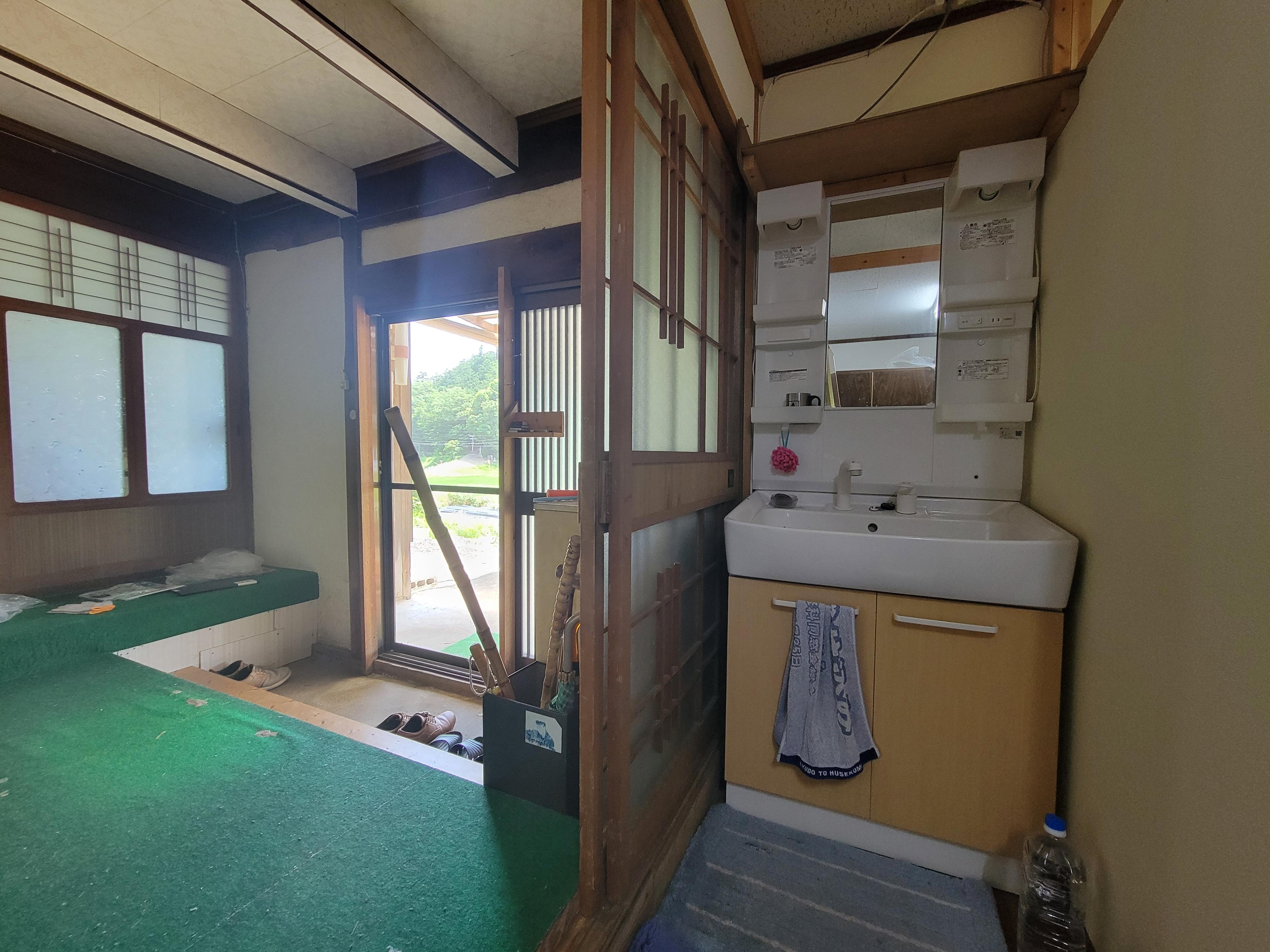 detached 岡山県勝田郡奈義町西原 地図を見る