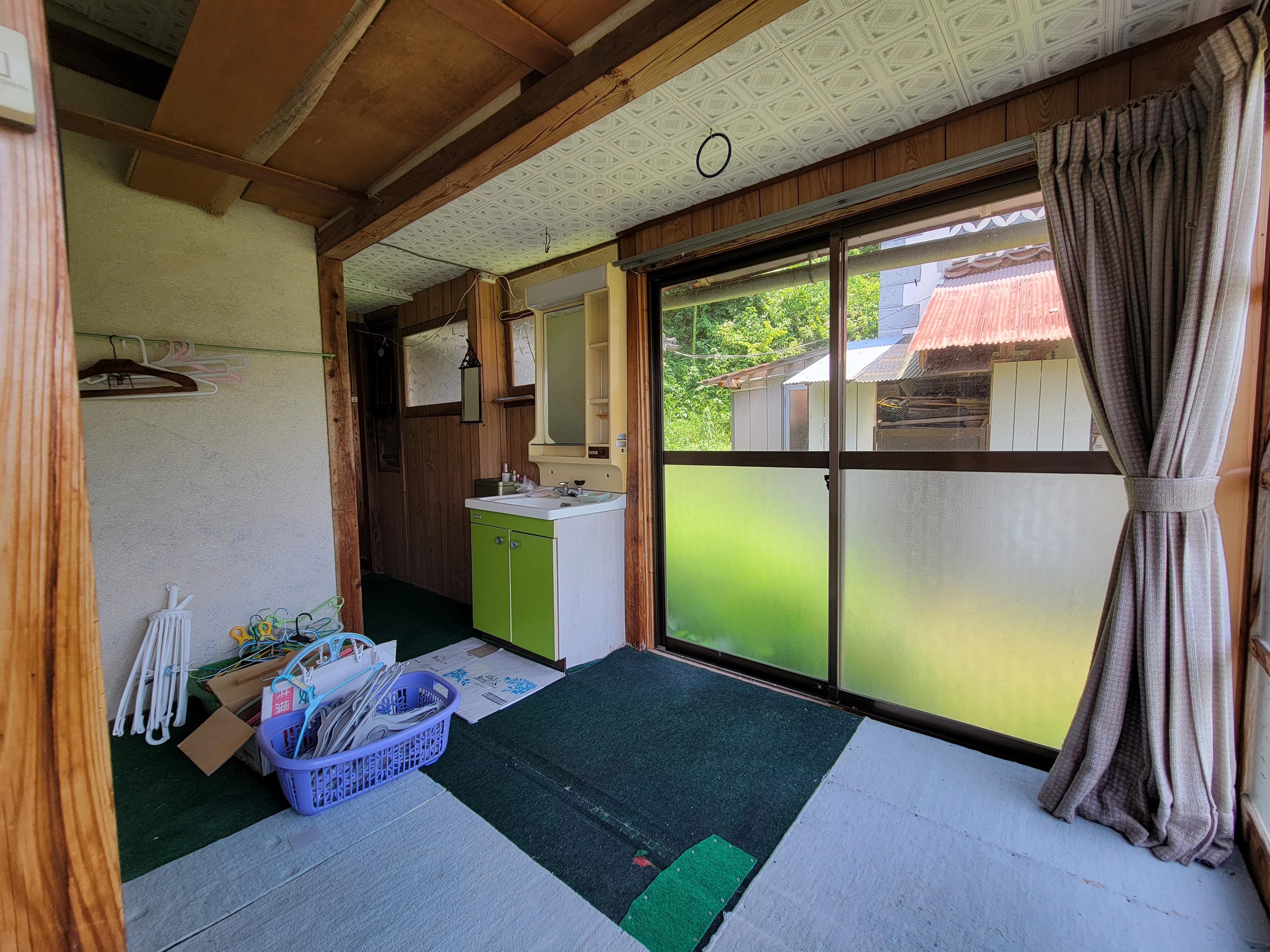 detached 岡山県勝田郡奈義町西原 地図を見る