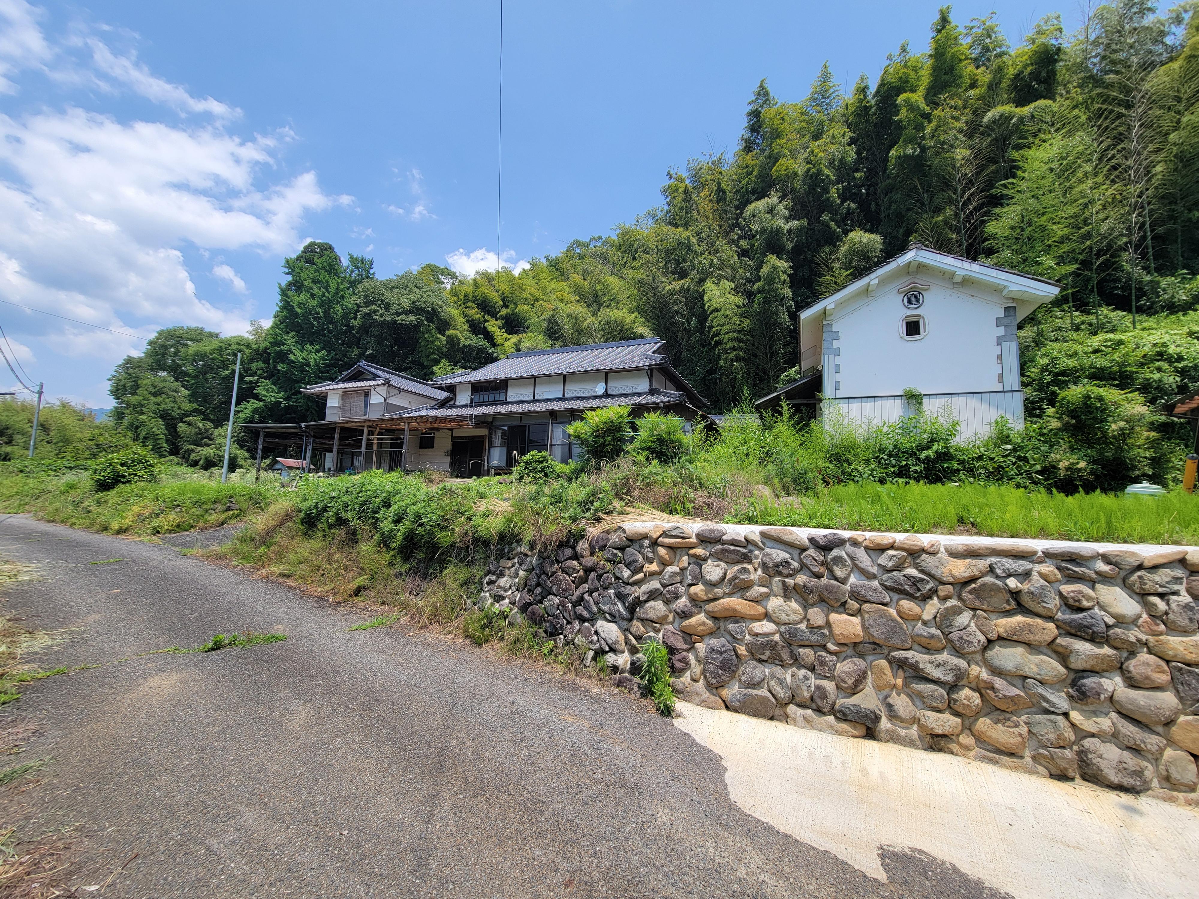 detached 岡山県勝田郡奈義町西原 地図を見る