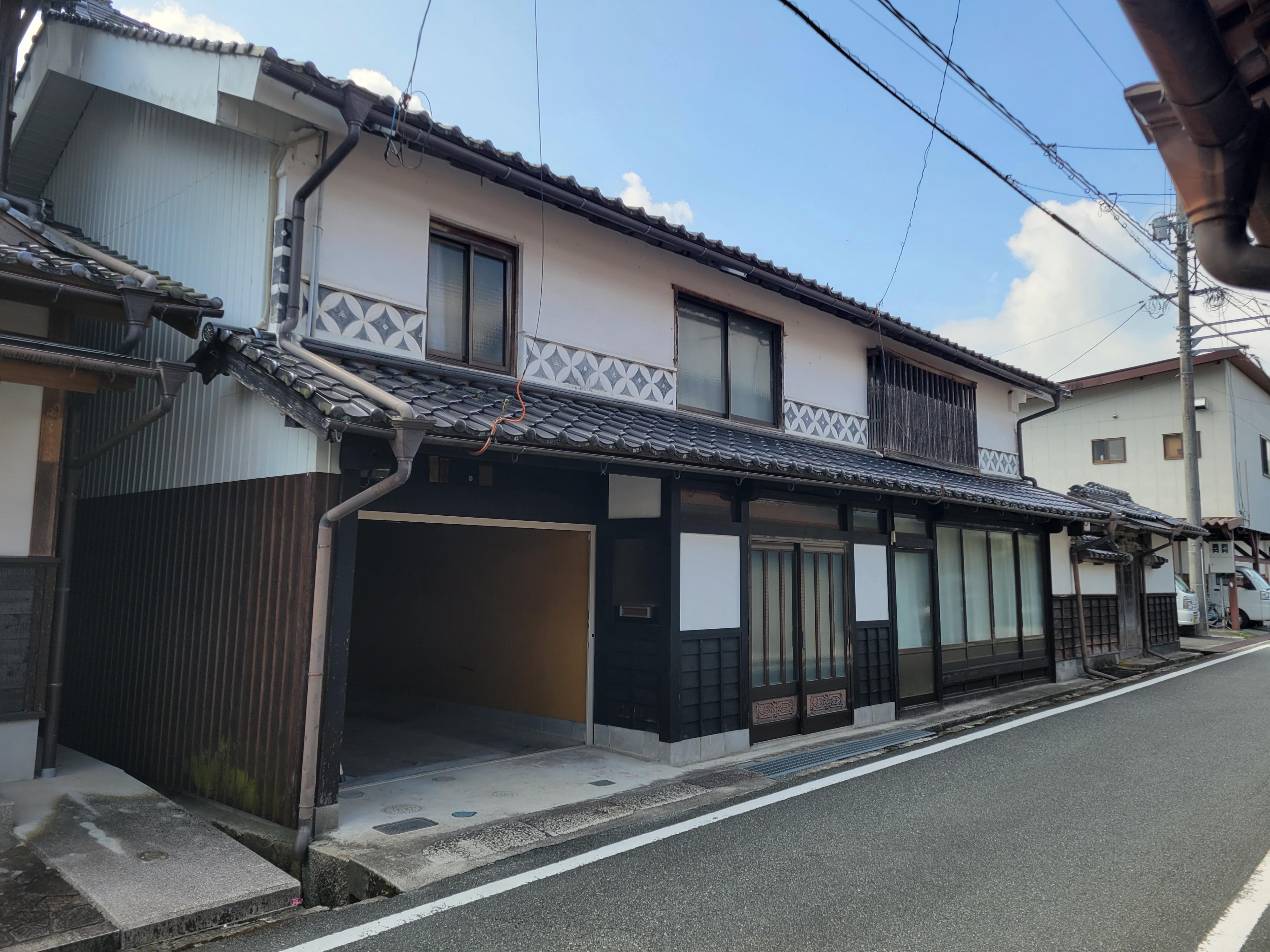 detached 岡山県新見市哲多町本郷 地図を見る