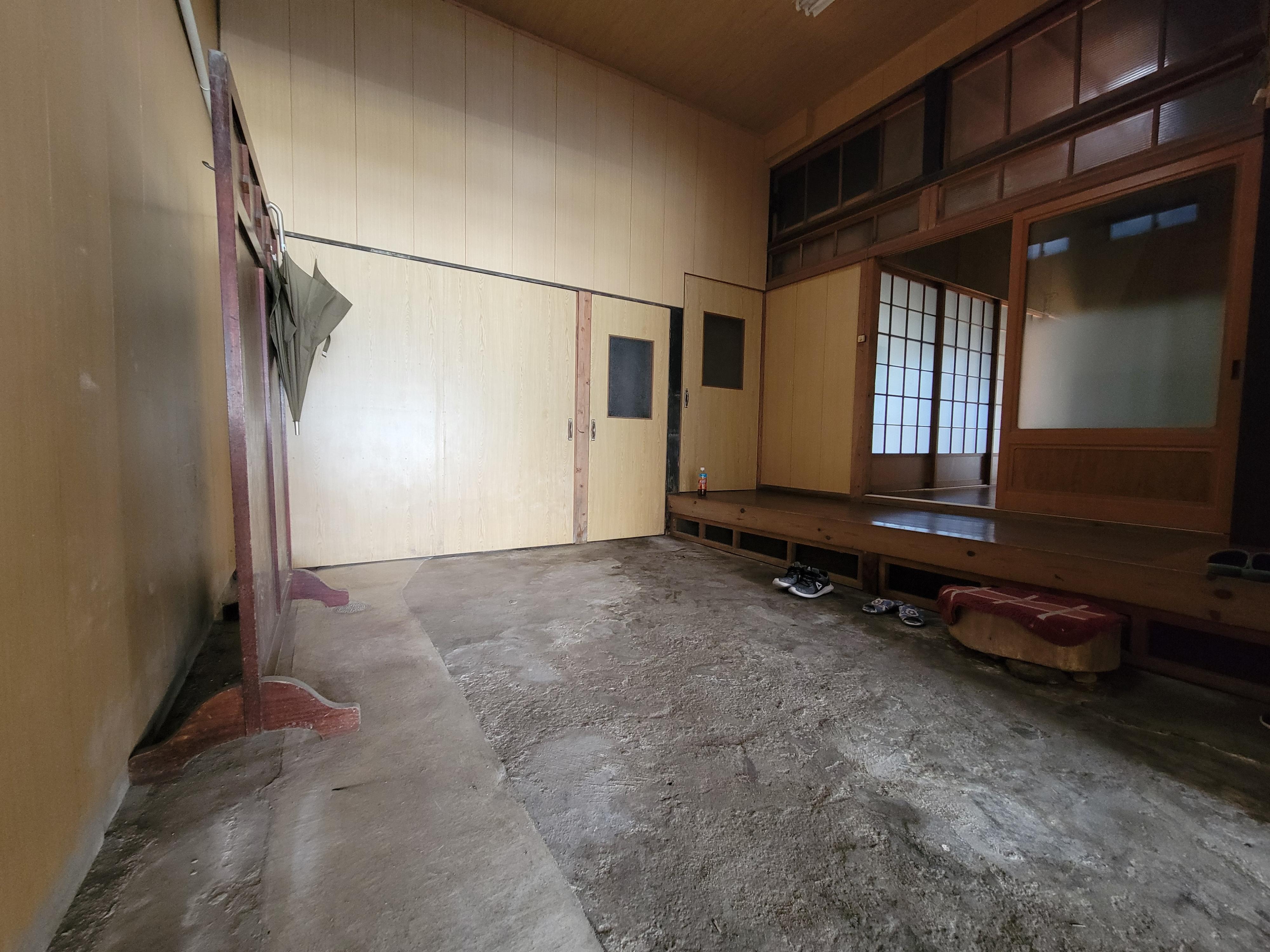 detached 岡山県新見市哲多町本郷 地図を見る